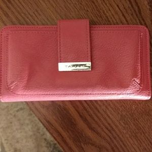 NWOT Tahari wallet